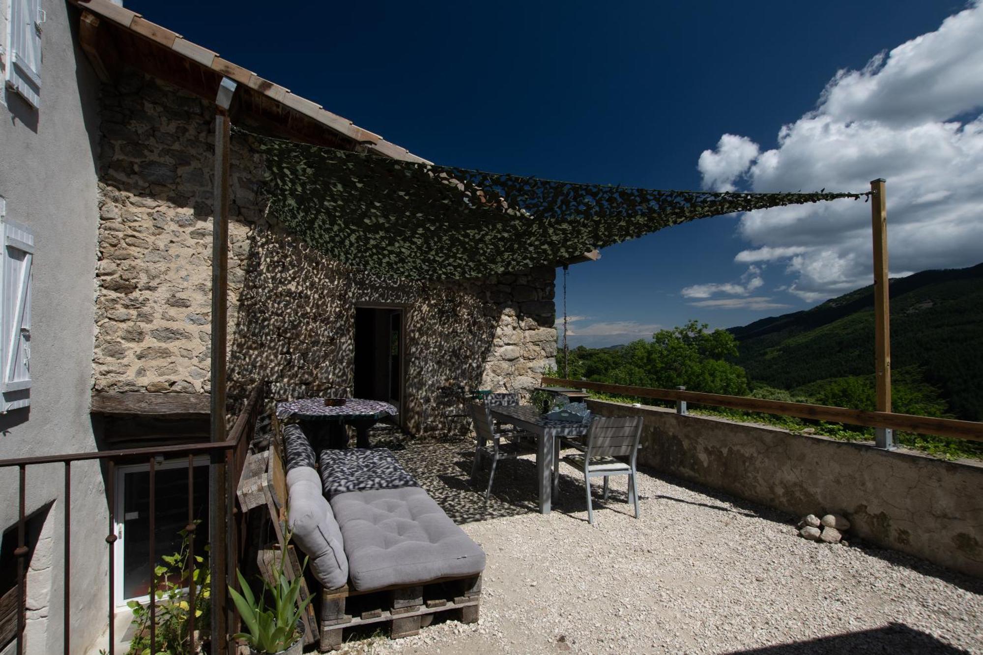Les Chambres De La Ferme De Chalas Valgorge Exteriör bild