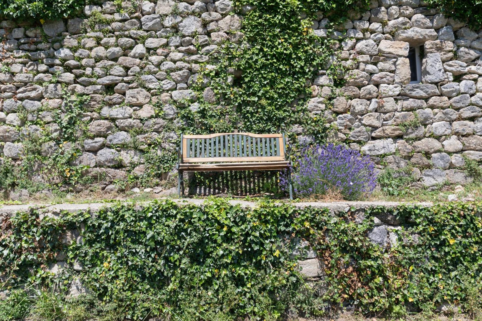 Les Chambres De La Ferme De Chalas Valgorge Exteriör bild